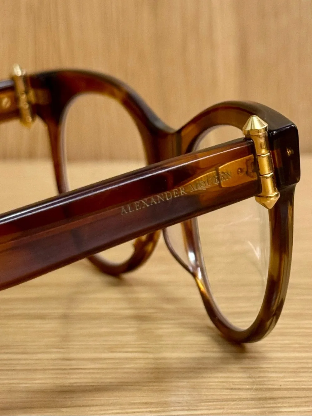 Alexander McQueen tortoiseshell cat